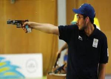 அனிஷ் பன்வாலா ஆசிய துப்பாக்கி சுடுதலில் வெள்ளி வென்றார் .