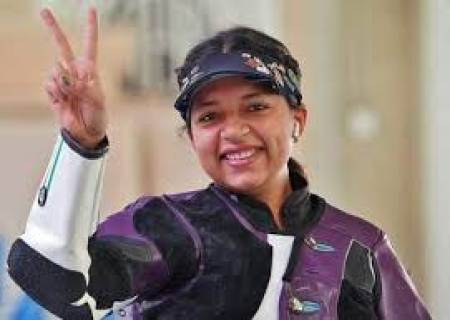 சிப்ட் கவுர் சம்ராஆசிய துப்பாக்கி சுடுதலில் தங்கம் வென்றார் .