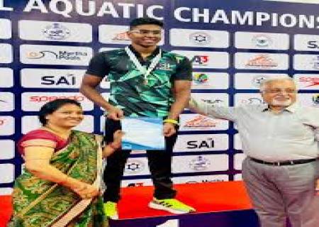 இந்தியாவின் ரோகித் பெனடிக்சன்ஆசிய 'அக்குவாட்டிக்' சாம்பியன்ஷிப்பில், வெள்ளி வென்றார்.