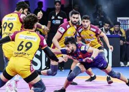 புரோ கபடி லீக் போட்டியில் டில்லி அணி வெற்றி பெற்றது.