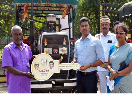 மக்கள் குறைதீர்க்கும் நாள் கூட்டத்தில் 29.92 இலட்சம் மதிப்பிலான நலத்திட்டத் உதவிகளை மாவட்ட ஆட்சித்தலைவர் அவர்கள் வழங்கினார்.