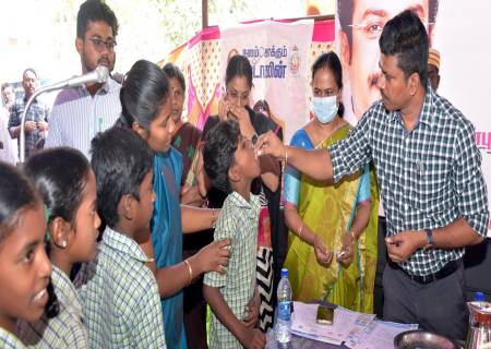தேசிய குடற்புழு நீக்க தினம்-2026 னை முன்னிட்டு, குடற்புழு நீக்க மாத்திரை வழங்கும் பணிகளை மாவட்ட ஆட்சியர்  அவர்கள் துவக்கி வைத்தார்.