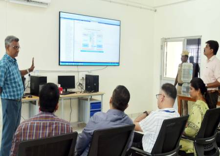 சட்டமன்ற பொது  தேர்தல் பணியில் ஈடுபடும் வாக்குச்சாவடி அலுவலர்களை கணினி மூலம் சுழற்சி முறையில் சட்டமன்ற தொகுதி வாரியாக தேர்வு செய்யப்படும் .