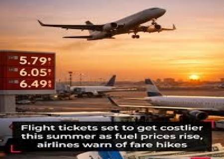 விமான டிக்கெட் விலை அதிரடியாக உயர்ந்துள்ளது. விமான எரிபொருள் விலை உயர்வு காரணம்.