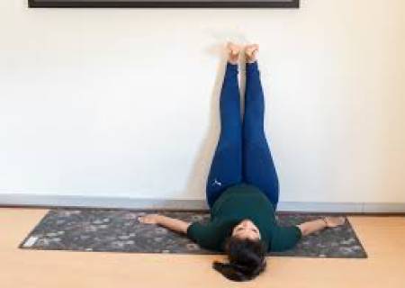 ஒரு நாளில் 5 நிமிடம் சுவரில் கால்களை உயர்த்தி வைத்தால்...