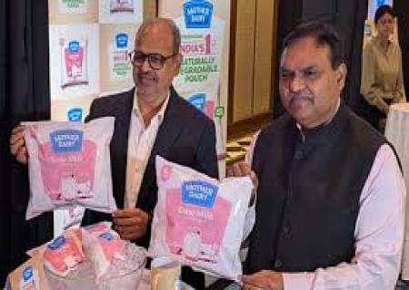 இந்தியாவின் முதல் மக்கும் பால் பாக்கெட் அறிமுகம்! ( MOTHER DAIRY )