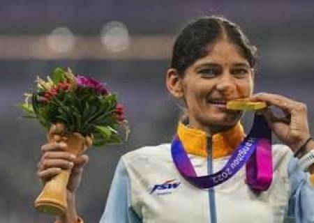 5000 மீ. ஓட்டத்தில் பருல் சவுத்ரி வெள்ளிப் பதக்கம்.