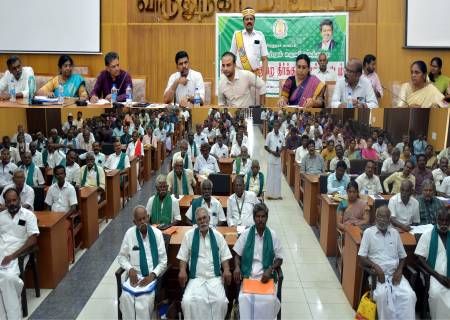 விவசாயிகள் குறை தீர்க்கும் நாள் கூட்டம் மாவட்ட ஆட்சித்தலைவர் அவர்கள் தலைமையில் நடைபெற்றது.