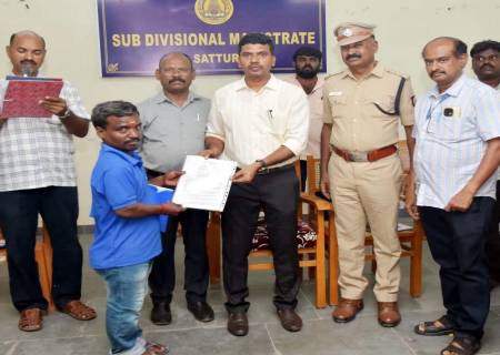 இணைய வழி திருத்தம் செய்ய நடைபெற்ற சிறப்பு முகாம்களின் மூலம் 44 பட்டாக்கள் மற்றும் 22 நபர்களுக்கு பிறப்பு/இறப்பு சான்றிதழ்  நபர்களுக்கு வழங்கப்பட்டுள்ளது.