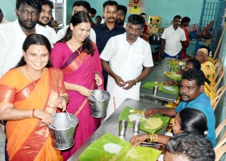 இருக்கண்குடி அருள்மிகு மாரியம்மன் திருக்கோவில் திருவிழா.