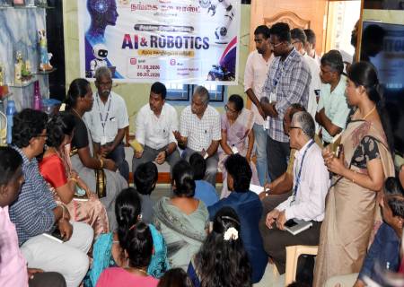 திருநர்களுக்கான செயற்கை நுண்ணறிவு மற்றும் இயந்திரவியல்(AI and Robotics) தொழில்நுட்பப் பயிற்சி வகுப்பினை மாவட்ட ஆட்சித்தலைவர் அவர்கள் பார்வையிட்டு ஆய்வு செய்தார்.