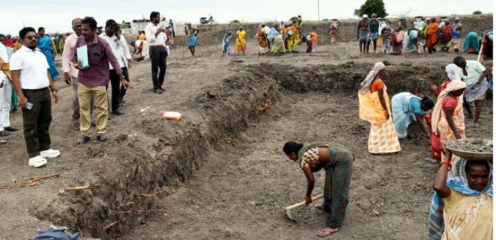 சாத்தூர் ஊராட்சி ஒன்றியத்திற்குட்பட்ட பல்வேறு பகுதிகளில் நடைபெற்று வரும் வளர்ச்சிப் பணிகள் ஆய்வு