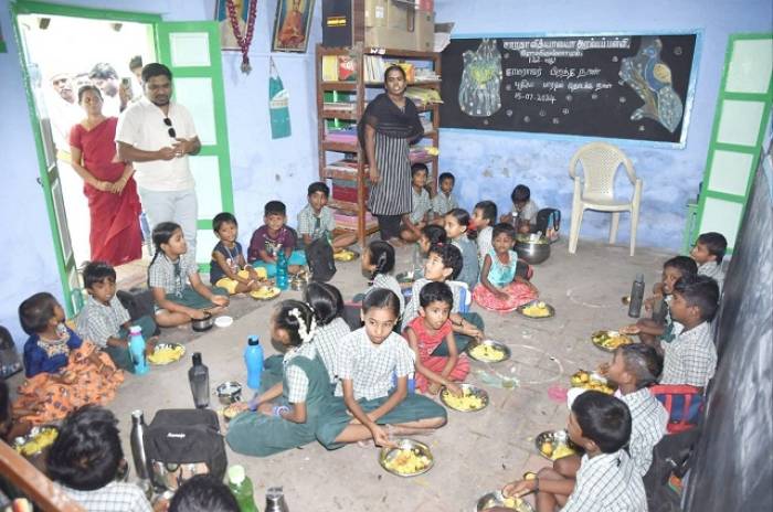 திருவில்லிபுத்தூர் ஊராட்சி ஒன்றியத்திற்குட்பட்ட பகுதிகளில் நடைபெற்று வரும் வளர்ச்சித் திட்டப் பணிகள் குறித்து ஆய்வு