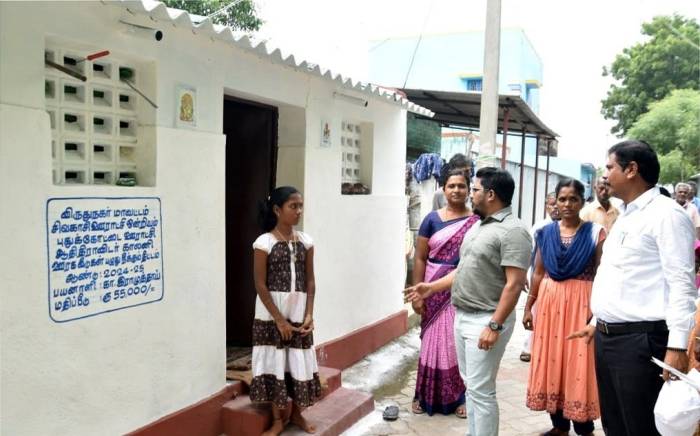 சிவகாசி  ஊராட்சிக்குட்பட்ட  பல்வேறு  பகுதிகளில் நடைபெற்று வரும் வளர்ச்சிப் பணிகள் குறித்து  ஆய்வு