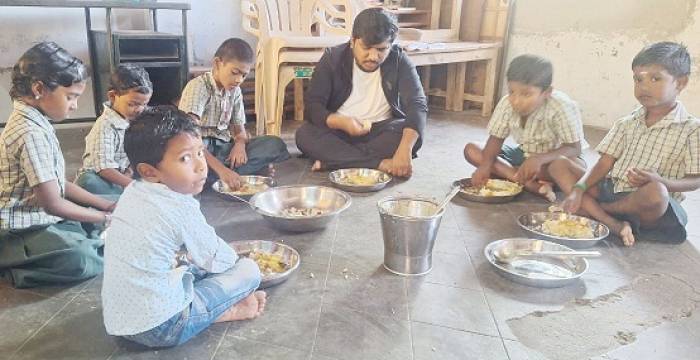 அழகாபுரி கிராமம் துவக்கப்பள்ளியில் முதலமைச்சரின் காலை உணவு திட்டத்தின் மூலம் ழங்கப்படும் உணவின் தரம், பயன்பெறும் மாணவர்கள் குறித்து   மாவட்ட ஆட்சித் தலைவர்  அவர்கள் ஆய்வு. 