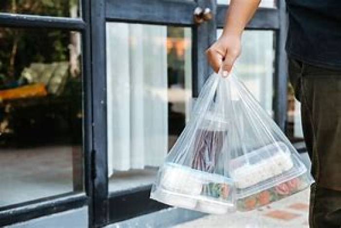 பிளாஸ்டிக் பொருட்களால் சுற்றுச்சூழல், பாதிப்பு நீர் நிலைகளில் அடைப்பு .ஓட்டல்களில் விதிமீறல்கள்.