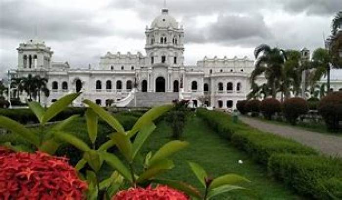 100 வருடப் பழமையான பூஷ்பபந்த அரண்மனையை ஐந்து நட்சத்திர  ஹோட்டலாக மாற்றும் டாடா நிறுவனம்