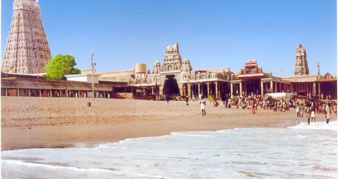 திருச்செந்தூர் சுப்பிரமணிய சுவாமி கோயிலில் இன்று மஹா கும்பாபிஷேகம் நடை பெற்றது.