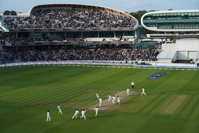 கிரிக்கெட் டெஸ்ட் தொடர் 1-1 என சமனில் உள்ளஇந்தியா, இங்கிலாந்து அணிகள் மோதும் மூன்றாவது டெஸ்ட் இன்று  லண்டன்,லார்ட்ஸ்  மைதானத்தில் துவங்குகிறது.