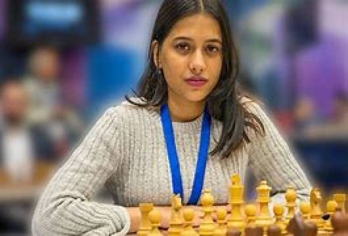 செஸ் திவ்யாவுக்கு நாக்பூர் விமான நிலையத்தில் உற்சாக வரவேற்பு !