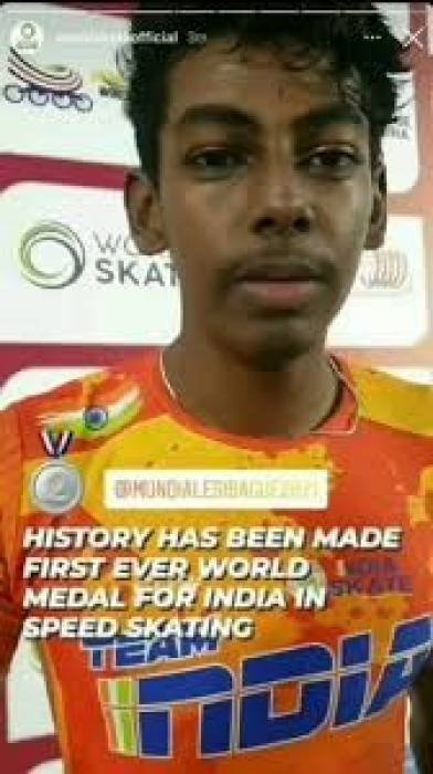 ஆனந்த் குமார், உலக விளையாட்டு 'ஸ்கேட்டிங்கில்'வெண்கலம் வென்றார் .