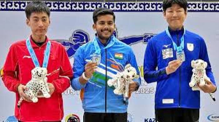 ஐஸ்வரி பிரதாப் சிங், ஆசிய துப்பாக்கி சுடுதலில்  தங்கம் வென்றார் .