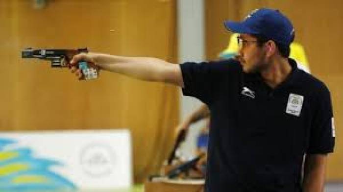 அனிஷ் பன்வாலா ஆசிய துப்பாக்கி சுடுதலில் வெள்ளி வென்றார் .