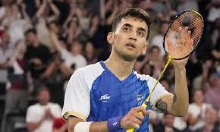 ஹாங்காங் பாட்மின்டனில் லக்சயா காலிறுதிக்கு  முன்னேறினார்.