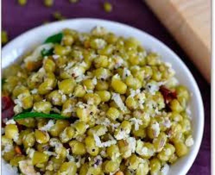 பச்சை பயறு சுண்டல்.