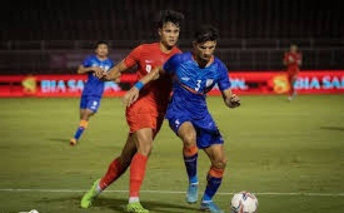 இந்தியா, சிங்கப்பூர்  ஆசிய கால் பந்து தகுதிச் சுற்றில் சந்திக்க உள்ளது.