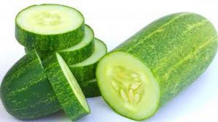 நீர்ச்சத்து நிறைந்த வெள்ளரிக்காய் .