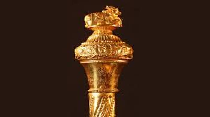 செங்கோல் கோணினால் எல்லாம் கோணிப்போம்.