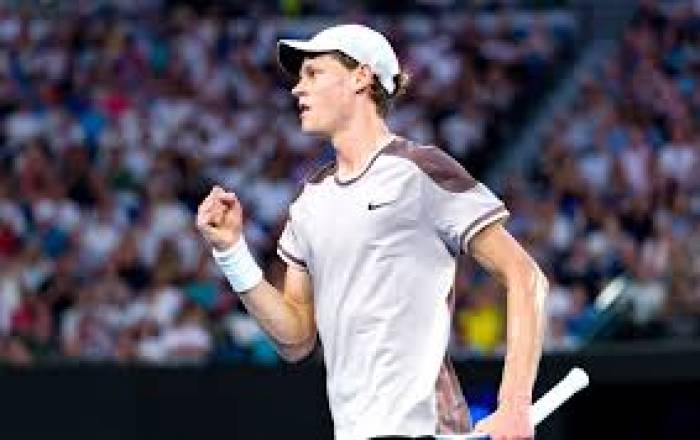 செர்பியாவின் ஜோகோ விச், இத்தாலியின் சின்னர், போலந்தின் ஸ்வி யாடெக் உள்ளிட்டோர் ஆஸ்திரேலிய ஓபன் டென்னிஸ் போட்டியில்  3வது சுற்றுக்கு முன்னேறினர்.