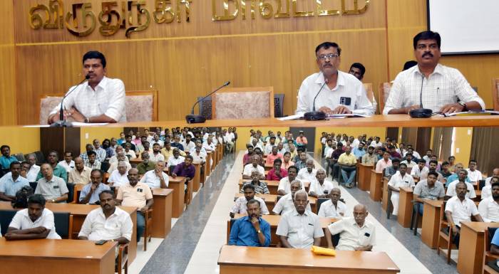 தேர்தல் நடத்தை விதிமுறைகள் தொடர்பாக தேர்தல் நடத்தை விதிமுறைகள் குறித்த ஆலோசனைக்கூட்டம் மாவட்ட தேர்தல் அலுவலர் / மாவட்ட ஆட்சித்தலைவர் அவர்கள்  தலைமையில் நடைபெற்றது.