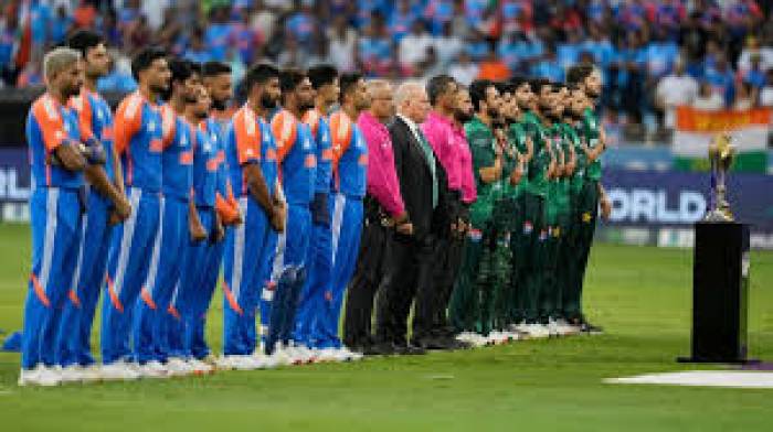 தெற்காசிய கால்பந்து  'பி' பிரிவு லீக் போட்டியில் இந்தியா, பாகிஸ்தான் அணிகள் மோதின.அரை இறுதியில் இந்தியா.