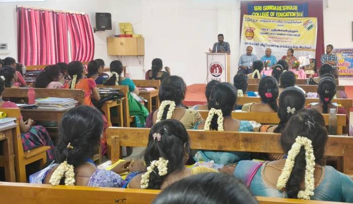 ஸ்ரீ சுந்தரேஸ்வரி கல்வியியல் கல்லூரியில், கல்லூரி மாணவர்கள் கலந்து கொண்ட வாக்காளர் விழிப்புணர்வு நிகழ்ச்சிகள் நடைபெற்றன.