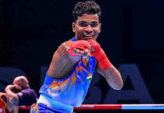 ஆசிய குத்துச்சண்டை சாம்பியன்ஷிப் போட்டியில்  ராணுவத்தில் பணியாற்றி வரும், தமிழக வீரர் விஸ்வநாத் சுரேஷ் தங்கம் வென்றார்.