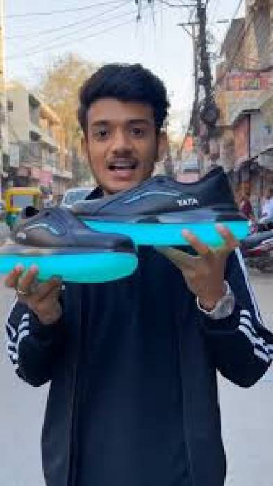 பெண்களுக்கு உண்மையான கவசம் “ElectroShoe” .