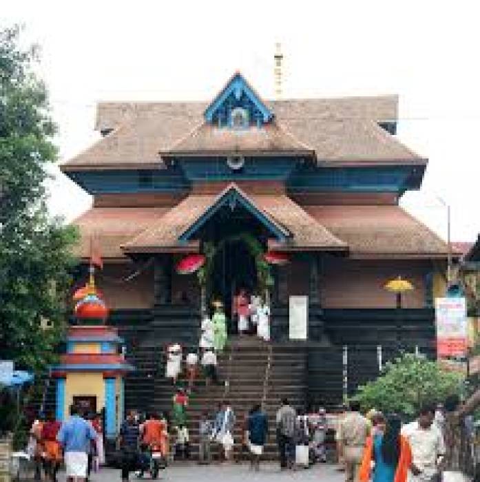 'ஆரன்முழா குறளப்பன் '  திவ்ய தேச  பெருமாள் குறை தீர்ப்பவர்.