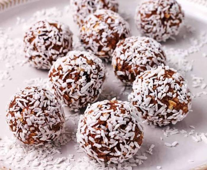 தேங்காய்-பேரீச்சை உருண்டை(Coconut Date Ball ).