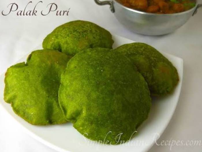 பாலக் பூரி (Palak / Spinach Poori).