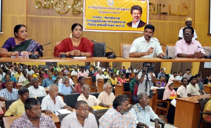 மாற்றுத்திறனாளிகளுக்கான சிறப்பு குறைதீர்க்கும் நாள் கூட்டத்தில் 9 மாற்றுத்திறனாளிகளுக்கு ரூ.2.16 இலட்சம் மதிப்பீட்டிலான உதவி உபகரணங்களை மாவட்ட ஆட்சித்தலைவர்  அவர்கள் வழங்கினார்.