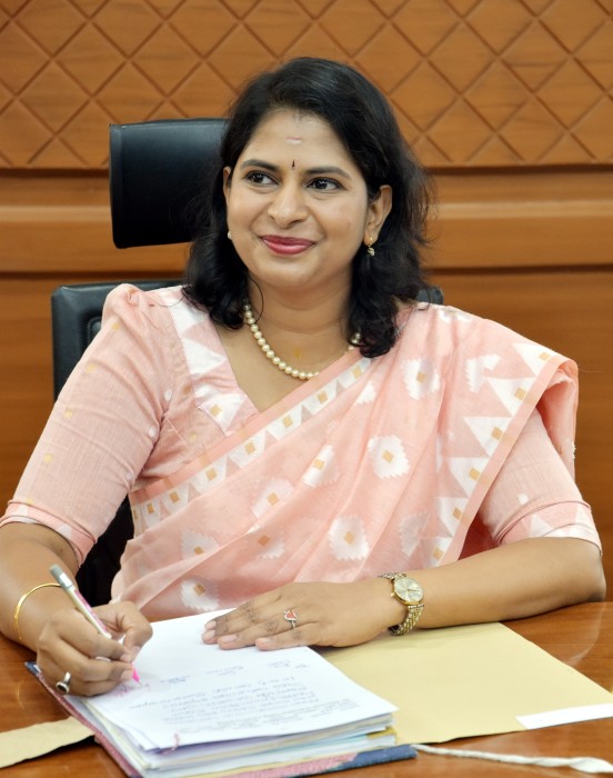 தமிழ்நாடு அரசின் அரசாணைப்படி விருதுநகர் மாவட்ட ஆட்சித்தலைவராக திருமதி ஷரண்யா அறி . I. A.S.